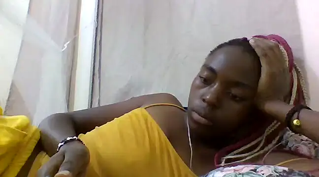 Snapshot of Ebony_maffin chatting on 12-13-24, 04:16 Ebony maffin online show from 12-13-24, 04:16