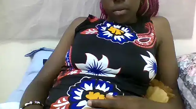 Snapshot of Ebony_maffin chatting on 12-15-24, 08:19 Ebony maffin online show from 12-15-24, 08:19