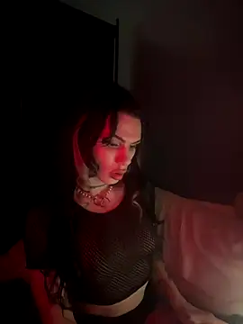 LinnWy69 online show from 12-20-25, 07:26