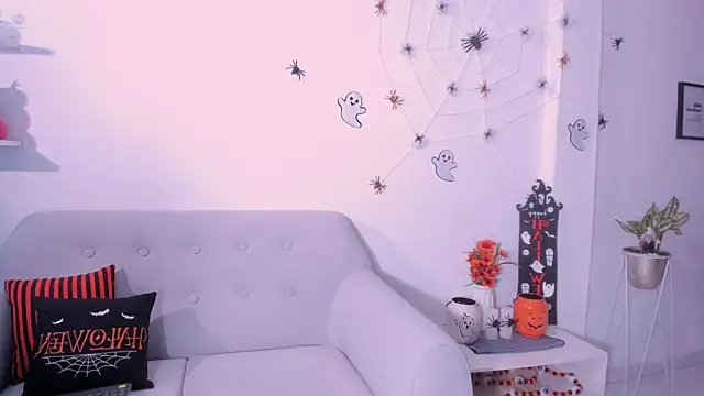 DannaHyde online show from 10-13-25, 06:08