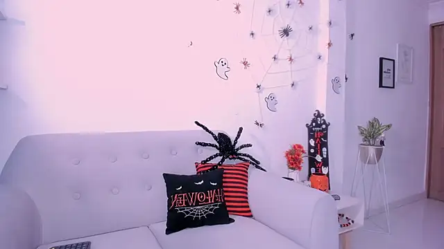 DannaHyde online show from 10-16-25, 04:30