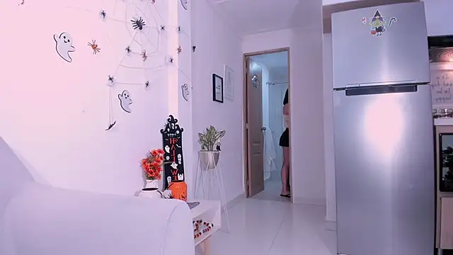 DannaHyde online show from 10-17-25, 05:15