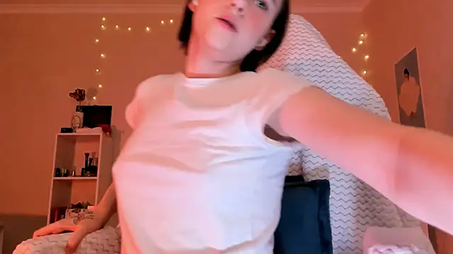 Britney Ross online show from 11-30-25, 03:10