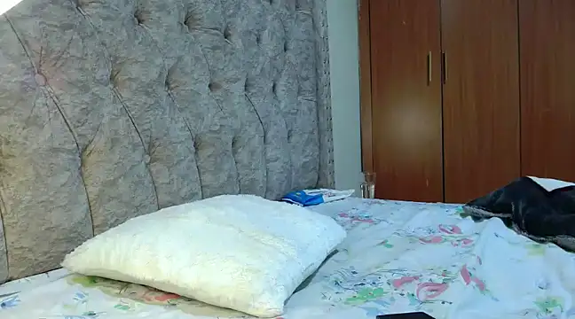 Snapshot of Naughty_Girl17 chatting on 02-12-25, 08:29 Naughty Girl17 online show from 02-12-25, 08:29