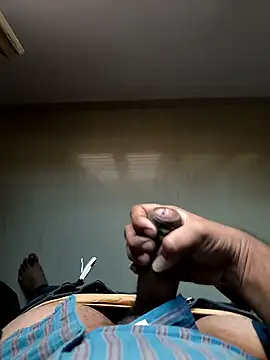 Snapshot of Village_0boy chatting on 01-13-26, 09:58 Village 0boy online show from 01-13-26, 09:58