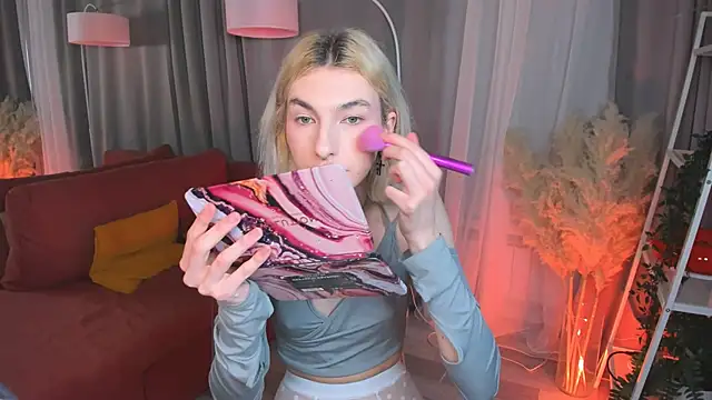 Snapshot of Mia_Cheers chatting on 02-08-25, 02:05 Mia Cheers online show from 02-08-25, 02:05