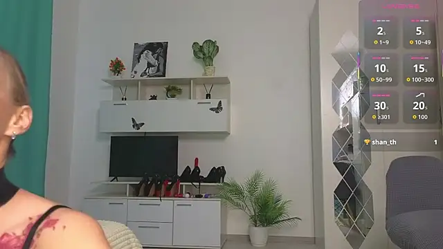 Snapshot of Molliblum chatting on 06-03-26, 02:19 Molliblum online show from 06-03-26, 02:19