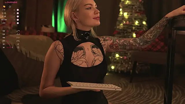 LinaKinky online show from 12-30-24, 10:43