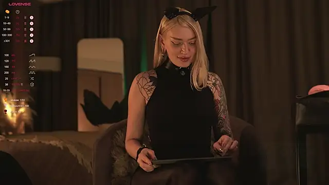 LinaKinky online show from 01-24-25, 06:04