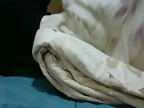 Snapshot of sweet_lily2 chatting on 02-16-25, 01:36 sweet lily2 online show from 02-16-25, 01:36