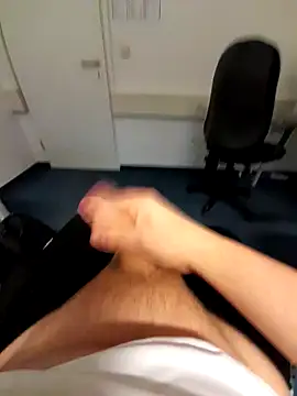 Snapshot of joel43278 chatting on 01-22-25, 02:03 joel43278 online show from 01-22-25, 02:03