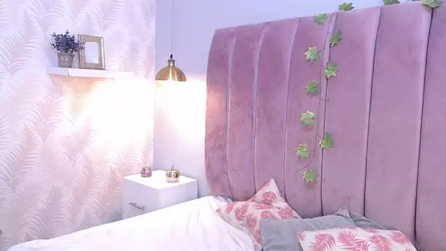 LeenaBrown online show from 02-20-25, 04:03