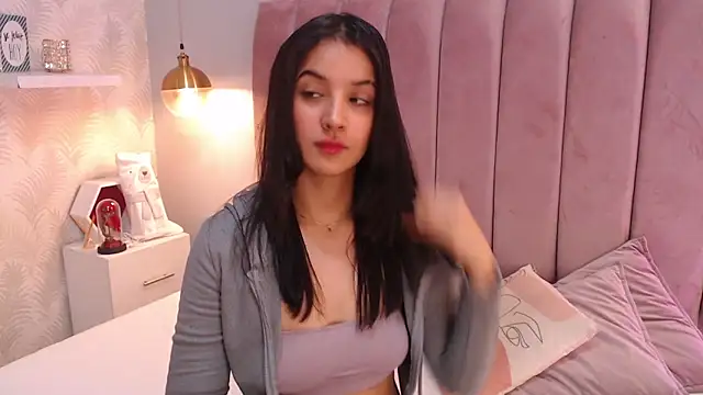 Snapshot of LeenaBrown chatting on 03-16-26, 12:31 LeenaBrown online show from 03-16-26, 12:31