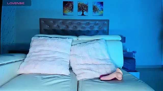 Lissalittlee online show from 02-19-26, 07:54