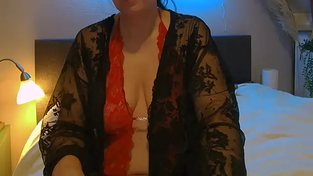 Snapshot of Ella_Next_Door chatting on 02-10-25, 07:36 Ella Next Door online show from 02-10-25, 07:36