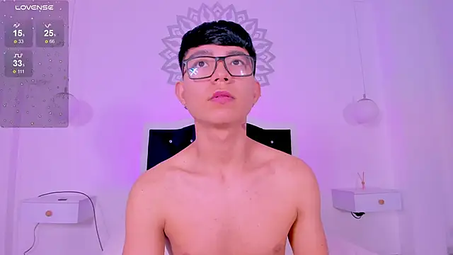 Snapshot of CodyTwink chatting on 12-16-25, 02:44 CodyTwink online show from 12-16-25, 02:44