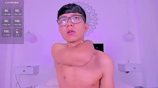 Snapshot of CodyTwink chatting on 01-07-26, 01:35 CodyTwink online show from 01-07-26, 01:35