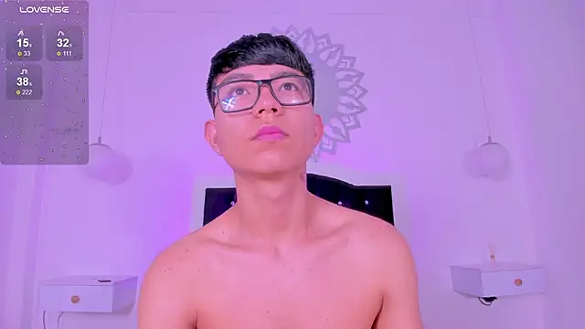 Snapshot of CodyTwink chatting on 01-11-26, 10:31 CodyTwink online show from 01-11-26, 10:31