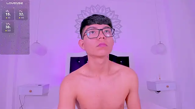 Snapshot of CodyTwink chatting on 01-13-26, 03:28 CodyTwink online show from 01-13-26, 03:28