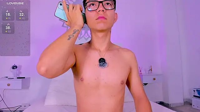 Snapshot of CodyTwink chatting on 02-15-26, 10:47 CodyTwink online show from 02-15-26, 10:47