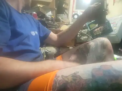 robeaulieu02 online show from 10-19-25, 08:37