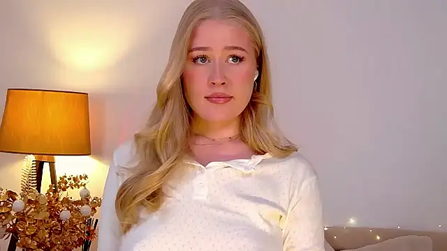 Snapshot of JuliaJaee chatting on 01-14-25, 08:04 JuliaJaee online show from 01-14-25, 08:04