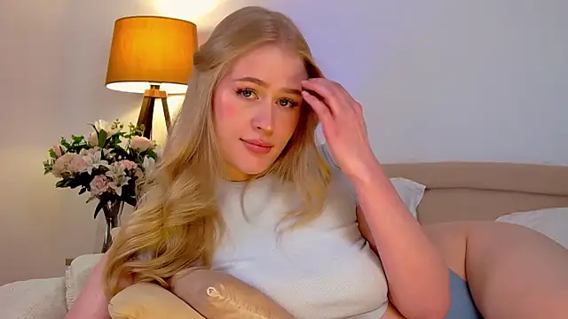 Snapshot of JuliaJaee chatting on 01-21-25, 11:13 JuliaJaee online show from 01-21-25, 11:13