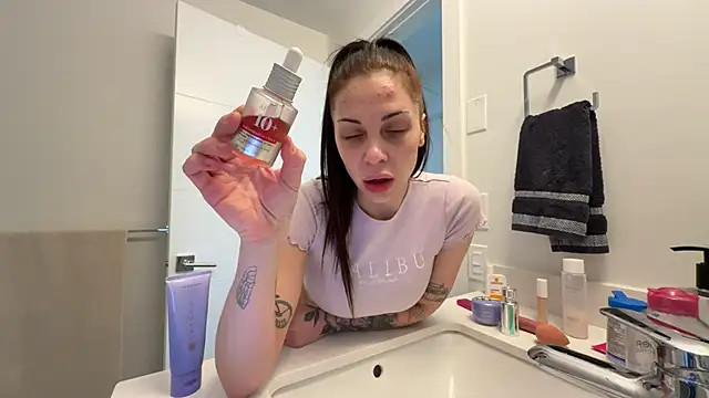 Snapshot of NattyFierros chatting on 05-12-26, 04:37 NattyFierros online show from 05-12-26, 04:37