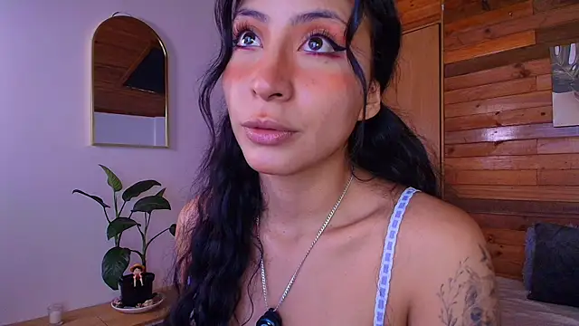 Snapshot of amber_curly chatting on 07-07-26, 03:38 amber curly online show from 07-07-26, 03:38