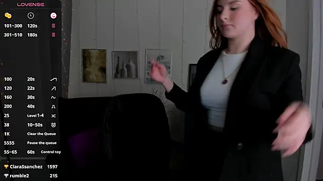 BellaTorne  online show from 01-30-25, 07:37