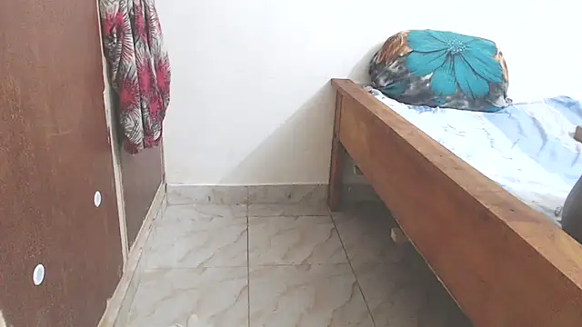 Snapshot of Ninna_bellah chatting on 09-28-25, 01:55 Ninna bellah online show from 09-28-25, 01:55