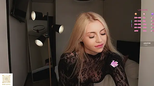 Sandy-the-Squirrel online show from 03-25-26, 02:01