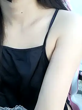 Snapshot of _Linez_ chatting on 09-08-25, 05:45  Linez  online show from 09-08-25, 05:45