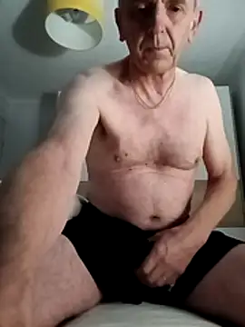 Snapshot of mr_english50 chatting on 10-22-25, 09:58 mr english50 online show from 10-22-25, 09:58