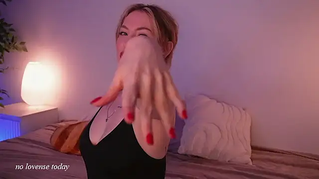 Snapshot of kris69kiss chatting on 02-02-26, 01:10 kris69kiss online show from 02-02-26, 01:10