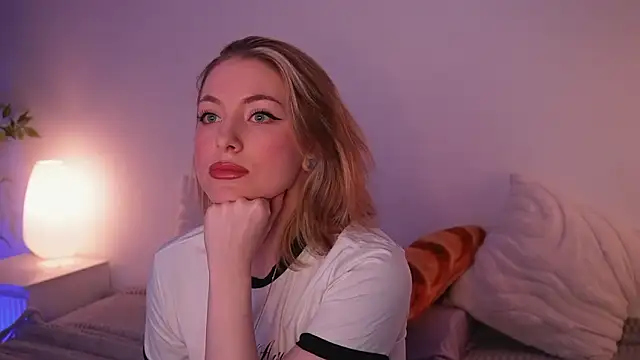 Snapshot of kris69kiss chatting on 02-06-26, 01:03 kris69kiss online show from 02-06-26, 01:03