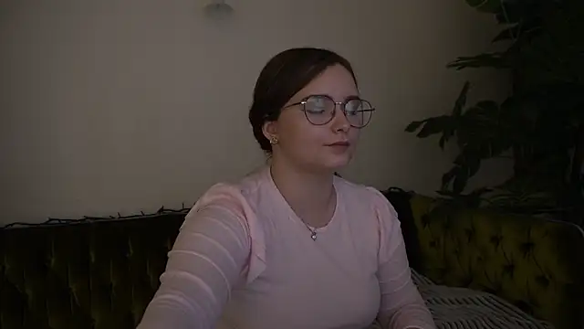 Snapshot of MagicPeachh_ chatting on 12-16-24, 03:11 MagicPeachh online show from 12-16-24, 03:11