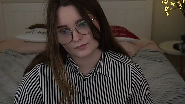 Snapshot of MagicPeachh_ chatting on 12-24-24, 07:55 MagicPeachh online show from 12-24-24, 07:55