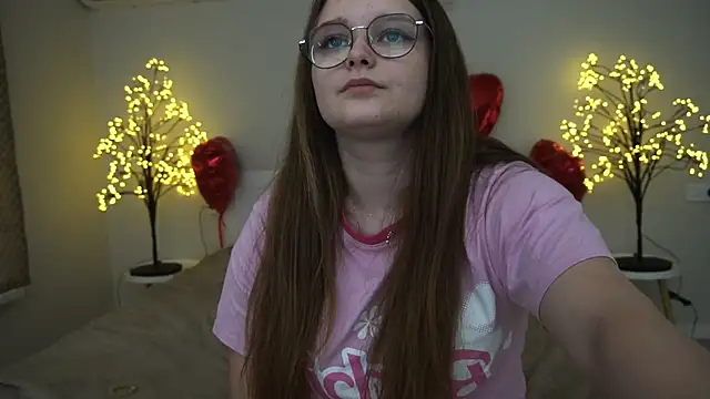 Snapshot of MagicPeachh_ chatting on 02-28-25, 09:58 MagicPeachh online show from 02-28-25, 09:58