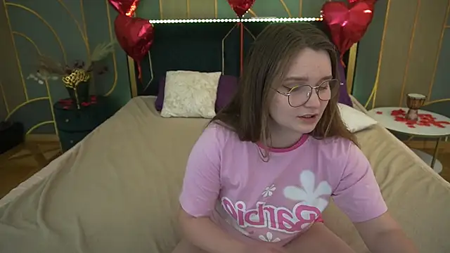 Snapshot of MagicPeachh_ chatting on 03-03-25, 05:50 MagicPeachh online show from 03-03-25, 05:50