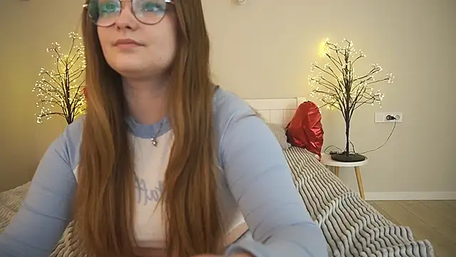 Snapshot of MagicPeachh_ chatting on 03-19-25, 05:17 MagicPeachh online show from 03-19-25, 05:17