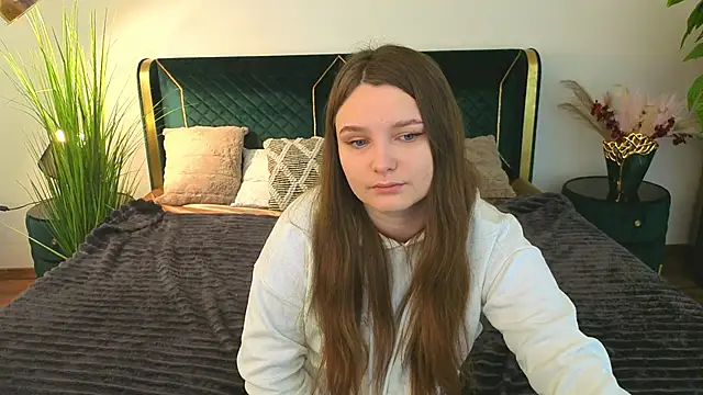 MagicPeachh  online show from 03-25-26, 07:36