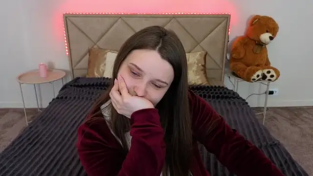 MagicPeachh  online show from 04-22-26, 06:49