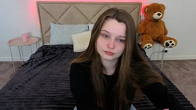 MagicPeachh  online show from 04-23-26, 05:41