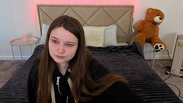 MagicPeachh  online show from 04-24-26, 06:49