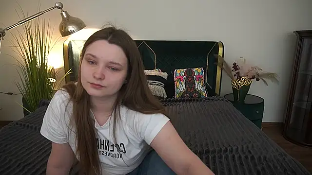 Snapshot of MagicPeachh_ chatting on 05-26-26, 05:47 MagicPeachh online show from 05-26-26, 05:47