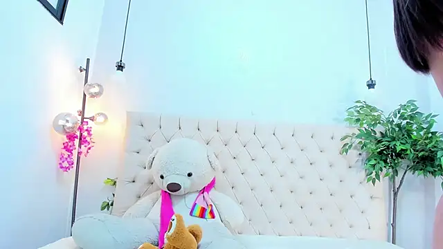 Victoria Coleman online show from 12-02-25, 07:09