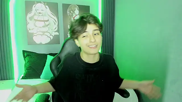 Snapshot of Bryce_Evans chatting on 10-13-25, 03:12 Bryce Evans online show from 10-13-25, 03:12