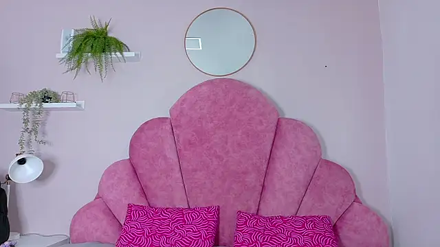 LilithSmith  online show from 12-18-25, 11:38