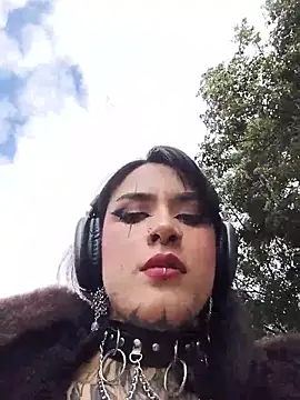 Snapshot of taaylor33 chatting on 01-14-26, 08:58 taaylor33 online show from 01-14-26, 08:58